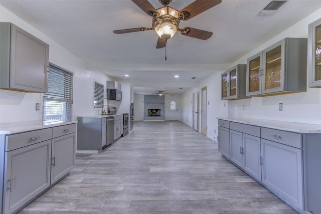 2300 Conveyor Drive, Burleson, TX 76028