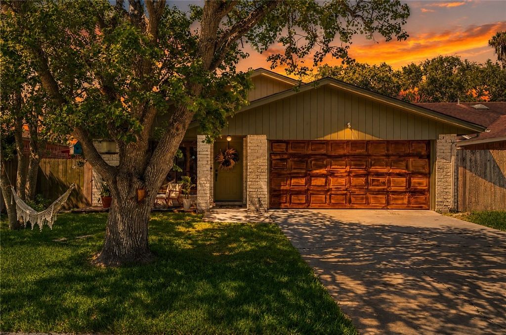 5337 Crossridge Dr, Corpus Christi, TX 78413 — exterior