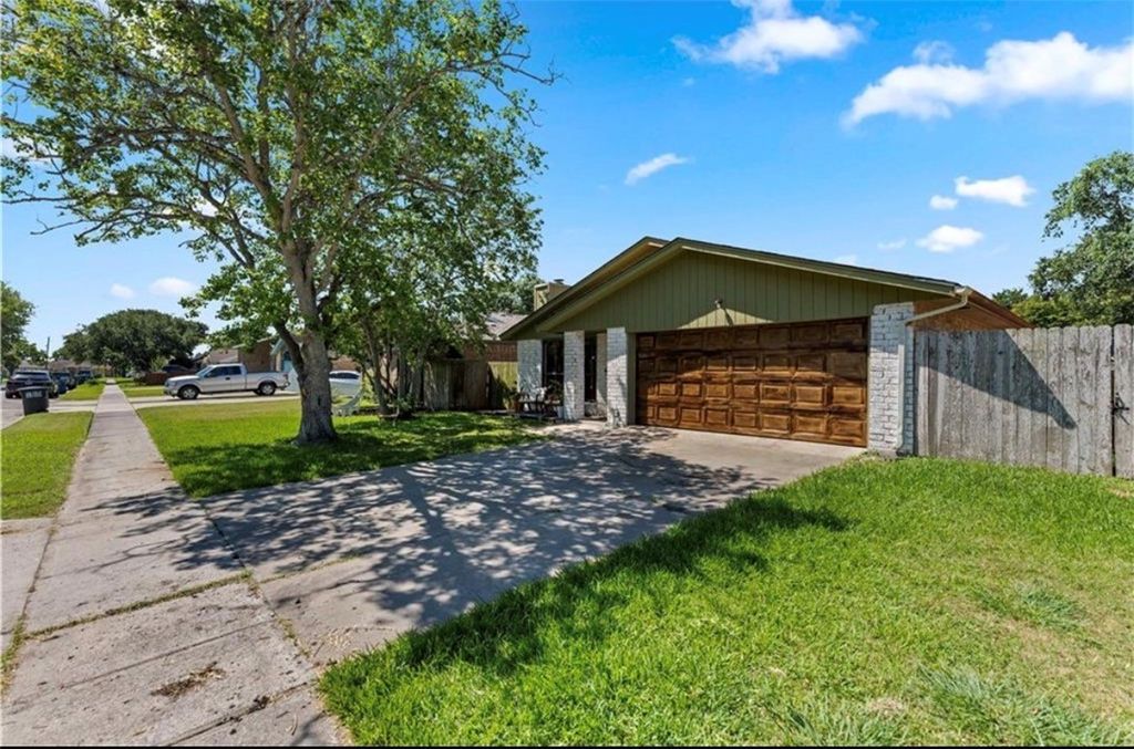 5337 Crossridge Dr, Corpus Christi, TX 78413 — photo 3