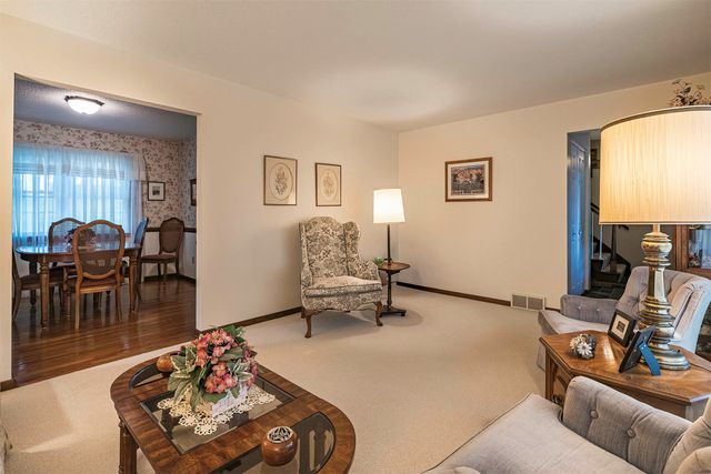 2056 DEVON Lane, Erie, PA 16509