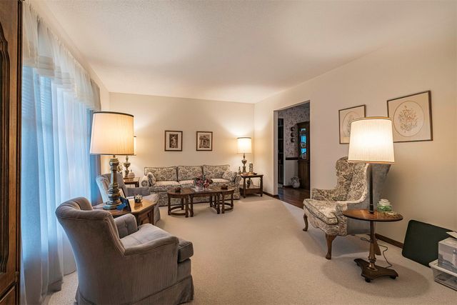 2056 DEVON Lane, Erie, PA 16509