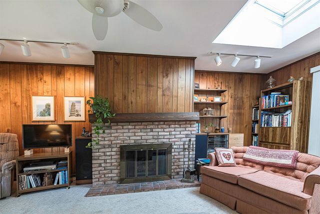 2056 DEVON Lane, Erie, PA 16509