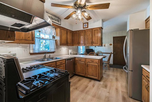 2056 DEVON Lane, Erie, PA 16509