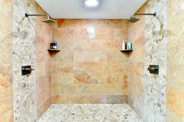 3711 Village Court, Woodbury, MN 55125