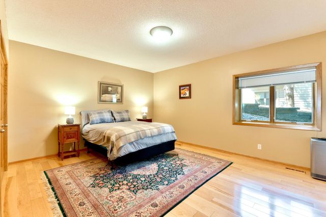 3711 Village Court, Woodbury, MN 55125