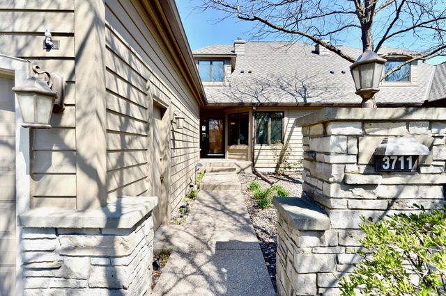 3711 Village Court, Woodbury, MN 55125
