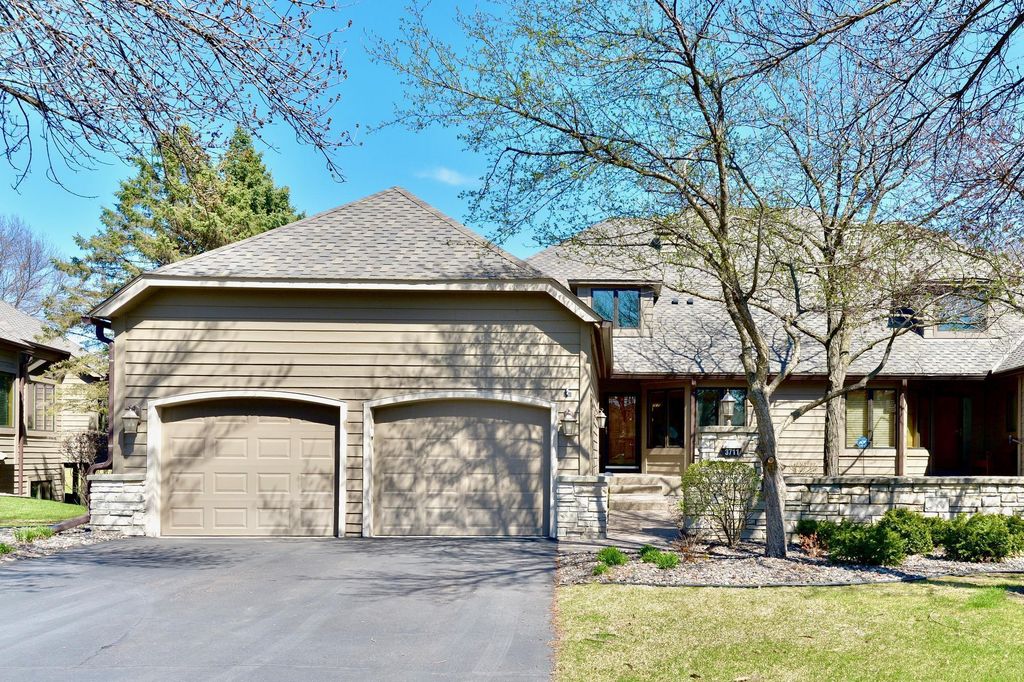3711 Village Court, Woodbury, MN 55125