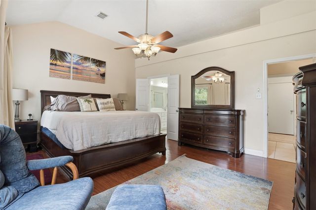 1303 Windleaf Drive, Shoreacres, TX 77571