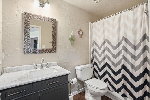 1303 Windleaf Drive, Shoreacres, TX 77571
