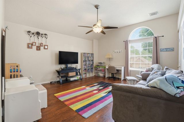 1303 Windleaf Drive, Shoreacres, TX 77571
