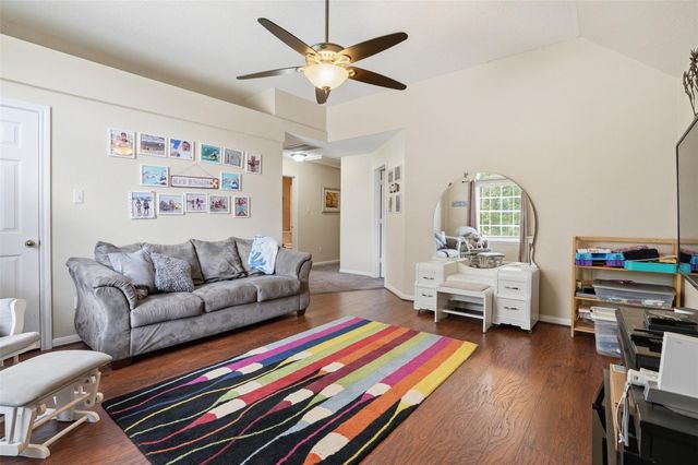 1303 Windleaf Drive, Shoreacres, TX 77571
