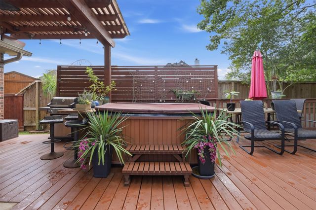 1303 Windleaf Drive, Shoreacres, TX 77571