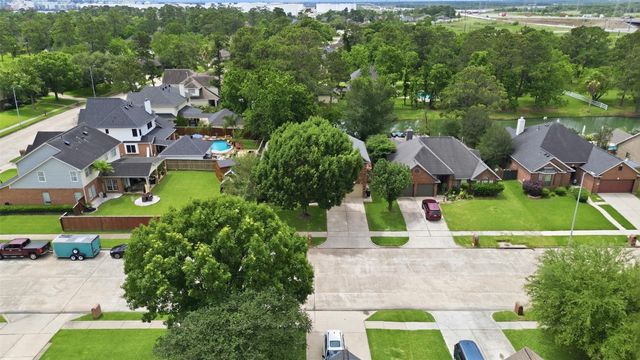 1303 Windleaf Drive, Shoreacres, TX 77571