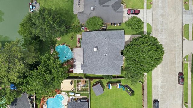 1303 Windleaf Drive, Shoreacres, TX 77571