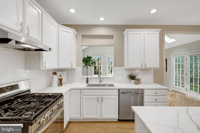 47425 RIVER CREST ST, Sterling, VA 20165