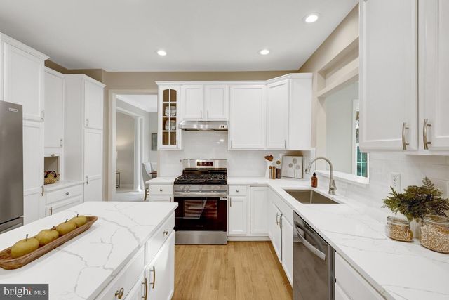 47425 RIVER CREST ST, Sterling, VA 20165