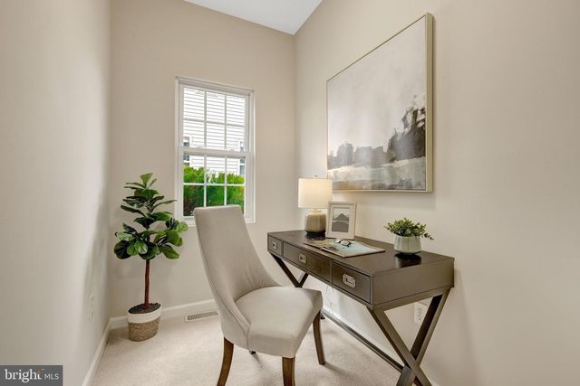 47425 RIVER CREST ST, Sterling, VA 20165