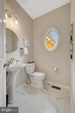 47425 RIVER CREST ST, Sterling, VA 20165