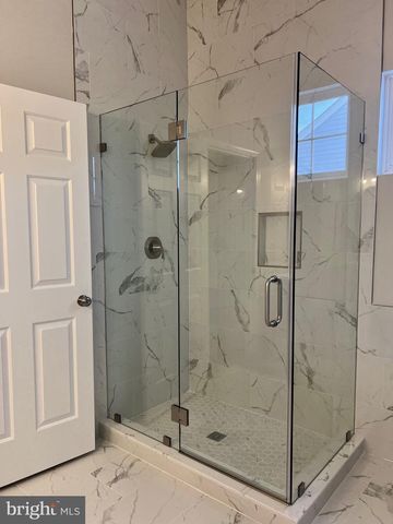 47425 RIVER CREST ST, Sterling, VA 20165