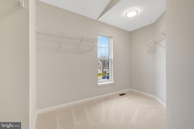 47425 RIVER CREST ST, Sterling, VA 20165