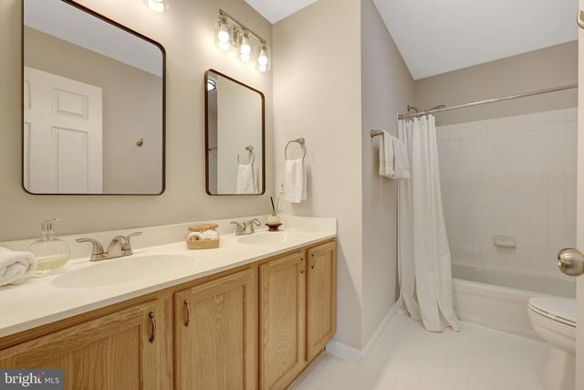 47425 RIVER CREST ST, Sterling, VA 20165