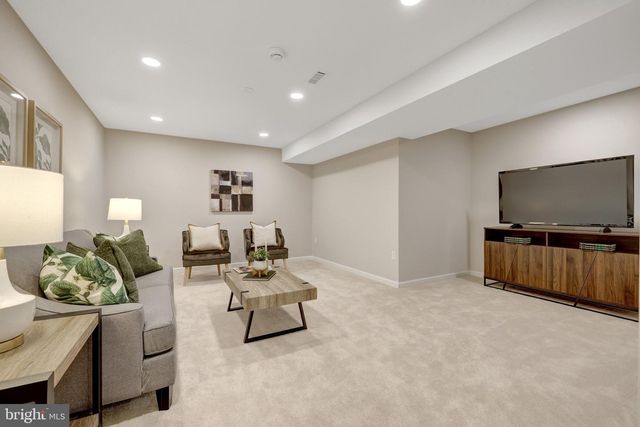 47425 RIVER CREST ST, Sterling, VA 20165