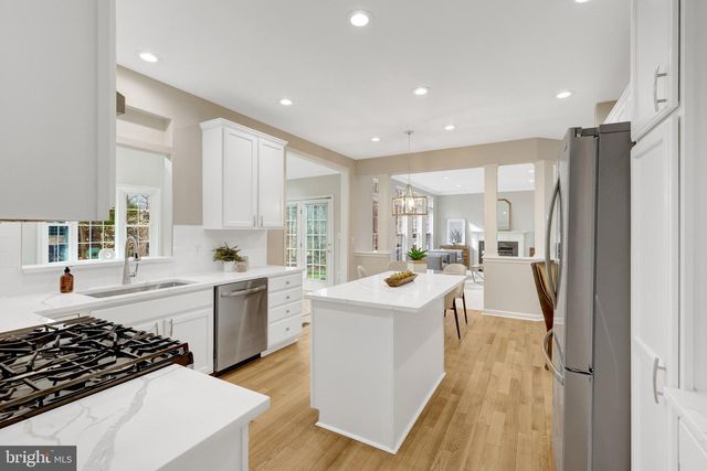 47425 RIVER CREST ST, Sterling, VA 20165