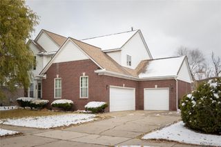 48850 Village Drive, Macomb Township, MI 48044