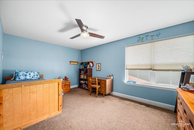 318 Winthrop Drive, Oswego, IL 60543