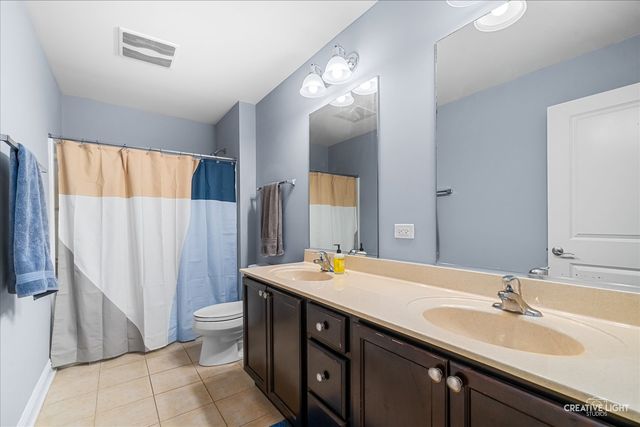 318 Winthrop Drive, Oswego, IL 60543