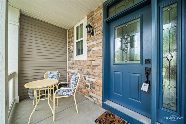 318 Winthrop Drive, Oswego, IL 60543