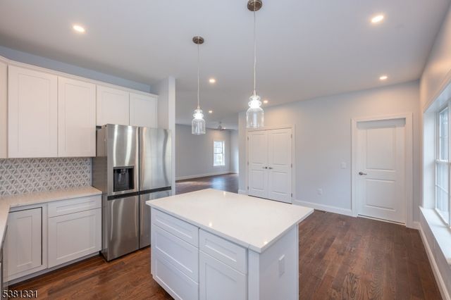 10 Greenhut Ave, Randolph Twp., NJ 07869