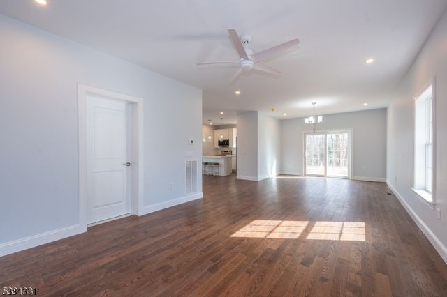 10 Greenhut Ave, Randolph Twp., NJ 07869