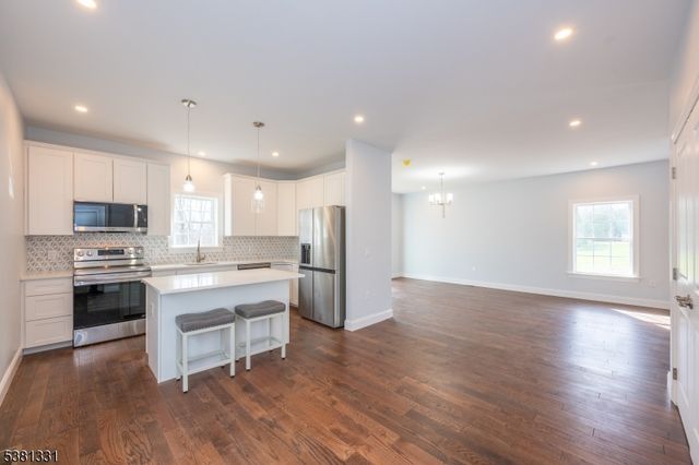 10 Greenhut Ave, Randolph Twp., NJ 07869