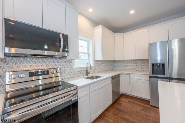 10 Greenhut Ave, Randolph Twp., NJ 07869