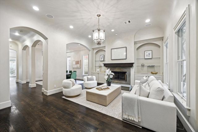 2145 Fairview Avenue, Houston, TX 77019