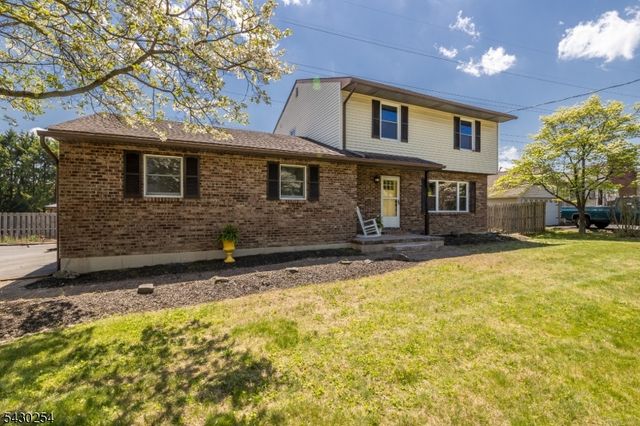 16 Abrams Rd, Holland Twp., NJ 08848