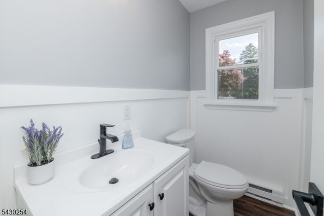 16 Abrams Rd, Holland Twp., NJ 08848
