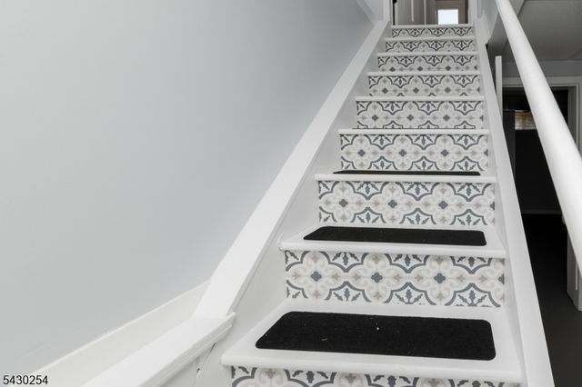 16 Abrams Rd, Holland Twp., NJ 08848
