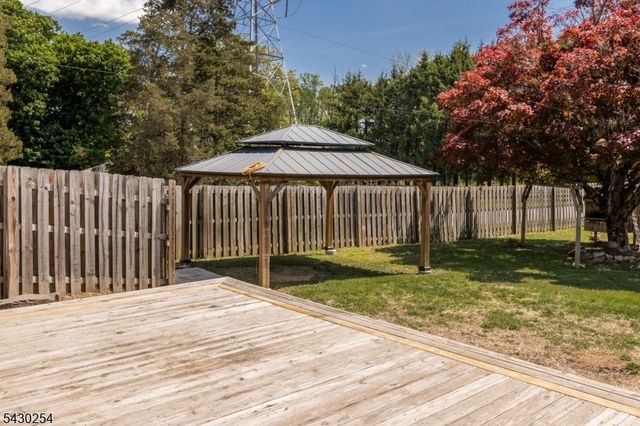 16 Abrams Rd, Holland Twp., NJ 08848