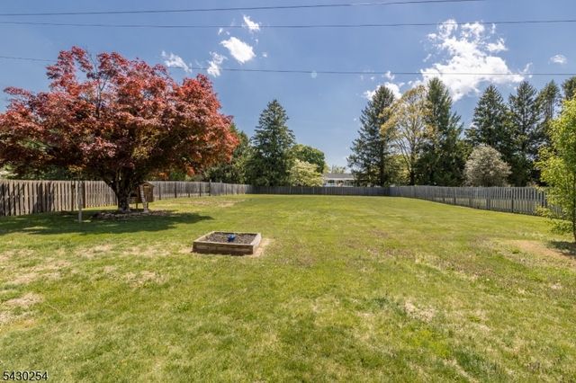 16 Abrams Rd, Holland Twp., NJ 08848