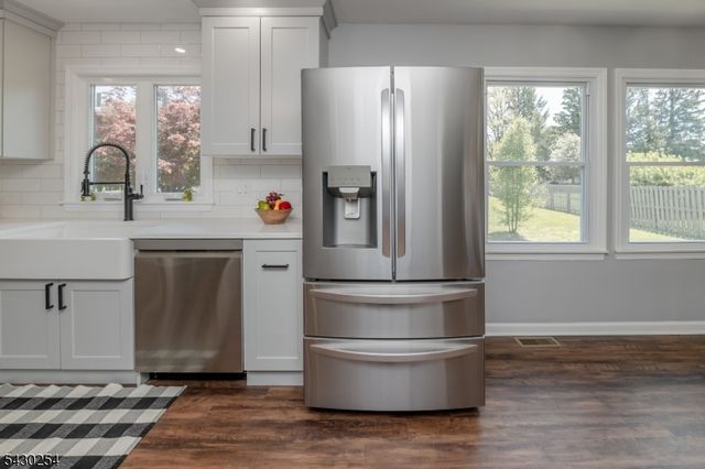 16 Abrams Rd, Holland Twp., NJ 08848