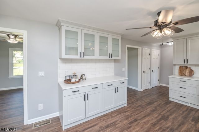 16 Abrams Rd, Holland Twp., NJ 08848