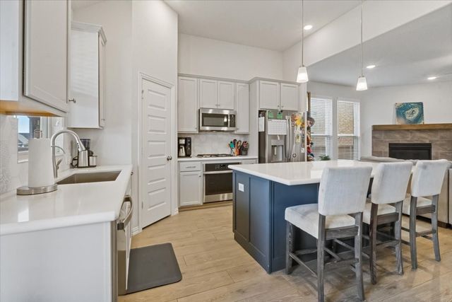 125 Kirwin Drive, Fort Worth, TX 76131