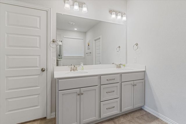 125 Kirwin Drive, Fort Worth, TX 76131