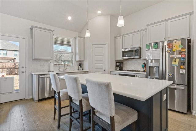 125 Kirwin Drive, Fort Worth, TX 76131