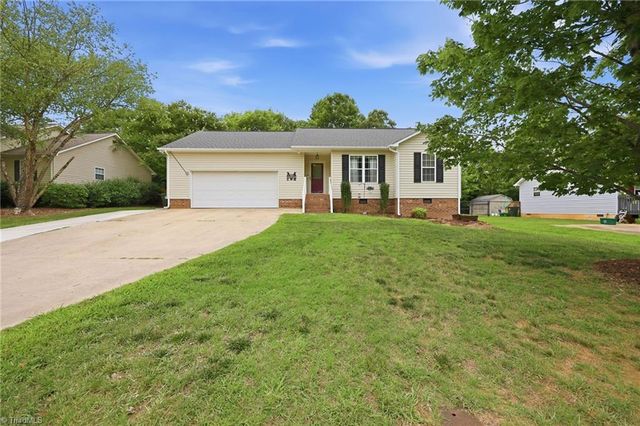 227 Meadow Lark Lane, Thomasville, NC 27360