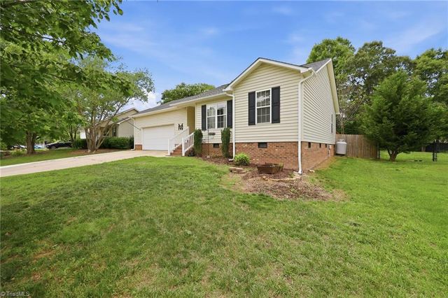 227 Meadow Lark Lane, Thomasville, NC 27360