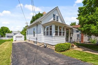 1224 Dean Street, St. Charles, IL 60174