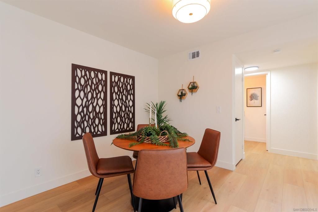 Image 12 of property listing at 10 Morena 8, Irvine, CA 92612